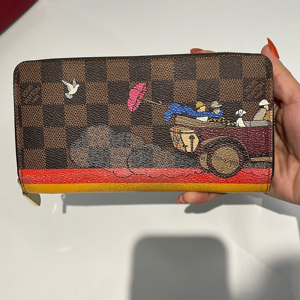 Louis Vuitton Zippy wallet
